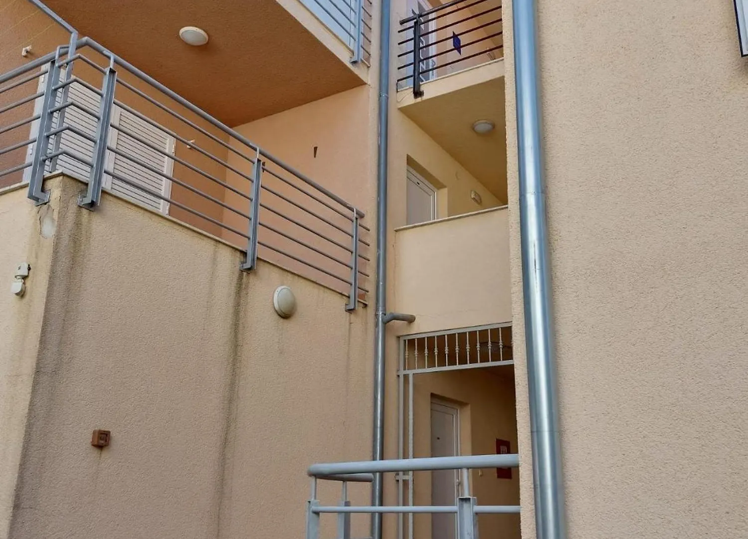 Apartment Fin 珀塞达耶